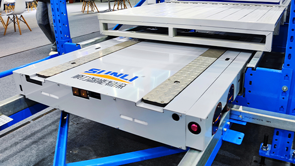 /products/xiangdaoliangxiangsixiangchuansuocheshuttle/四向穿梭车/